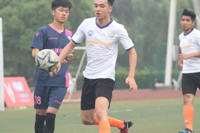 媒体人：北京次节领先11分后下麦基上周琦 攻防都下滑导致被扳平