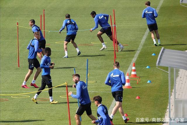 终于签了！皇马和姆巴佩完成签约合同五年